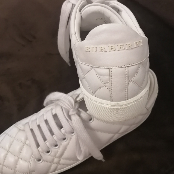 Burberry - Picture 5 of 10